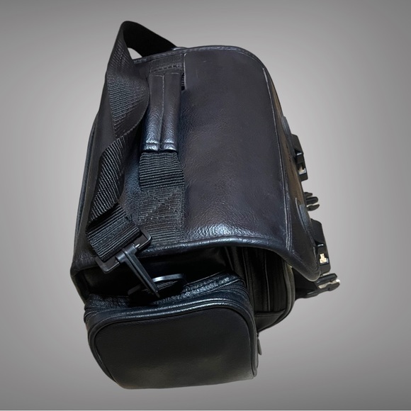 Sony camcorder bag cleaned and steamed *bag only!* - Picture 6 of 8